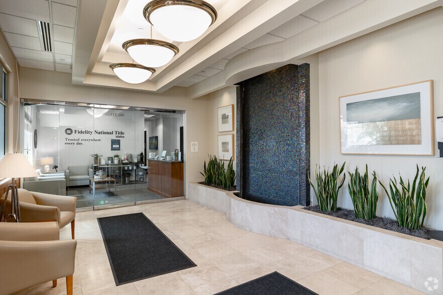 More Photos Of 1100 E Riverside Dr, Eagle Unknown For Lease