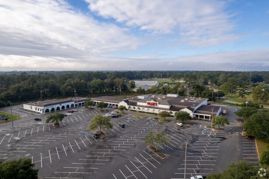 More Photos Of 2551 E Pinetree Blvd, Thomasville Unknown For Lease