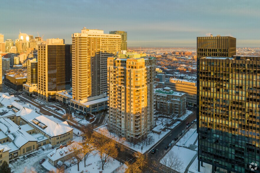 More Photos Of 1 Av Wood, Westmount Apartments For Sale