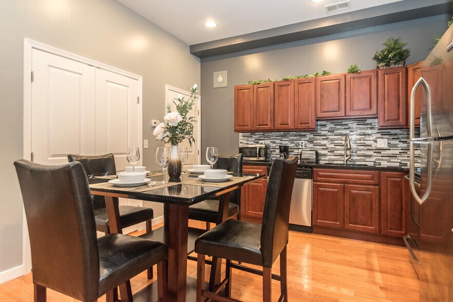 More Photos Of 224-226 N Camac St, Philadelphia Apartments For Sale
