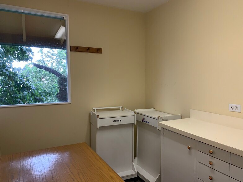 More Photos Of 2121 Redwood St, Vallejo Medical For Lease