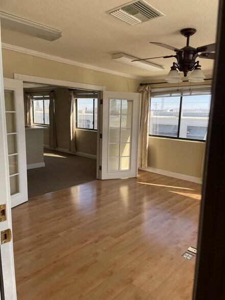 More Photos Of 15260 Anacapa Rd, Victorville Showroom For Lease