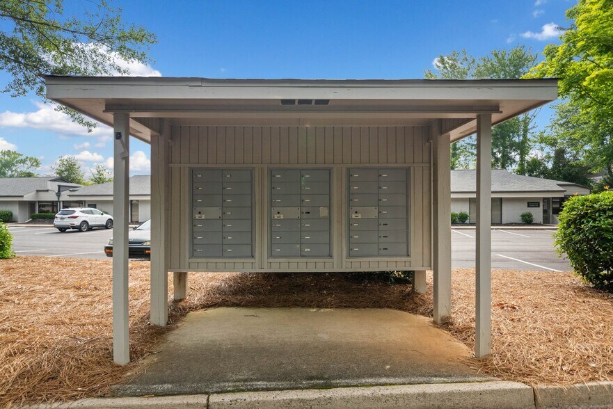 More Photos Of 600 Bld C Houze Way, Roswell Medical For Lease
