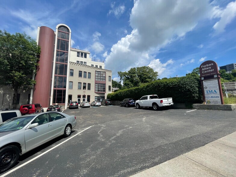 More Photos Of 3109 Forbes Ave, Pittsburgh Medical For Lease