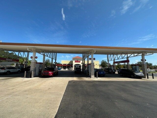 More Photos Of 3601 E Silver Springs Blvd, Ocala Service Station For Sale