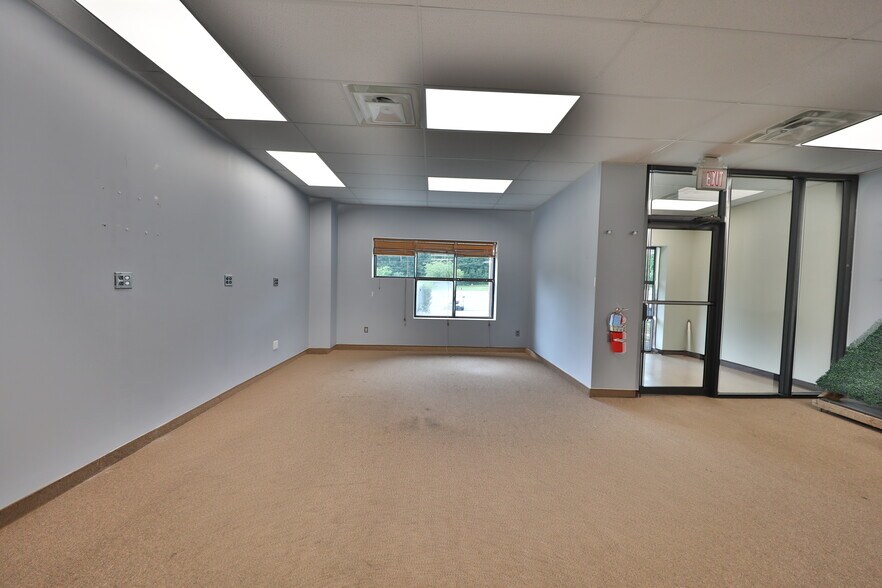 More Photos Of 12 Orben Dr, Landing Showroom For Lease