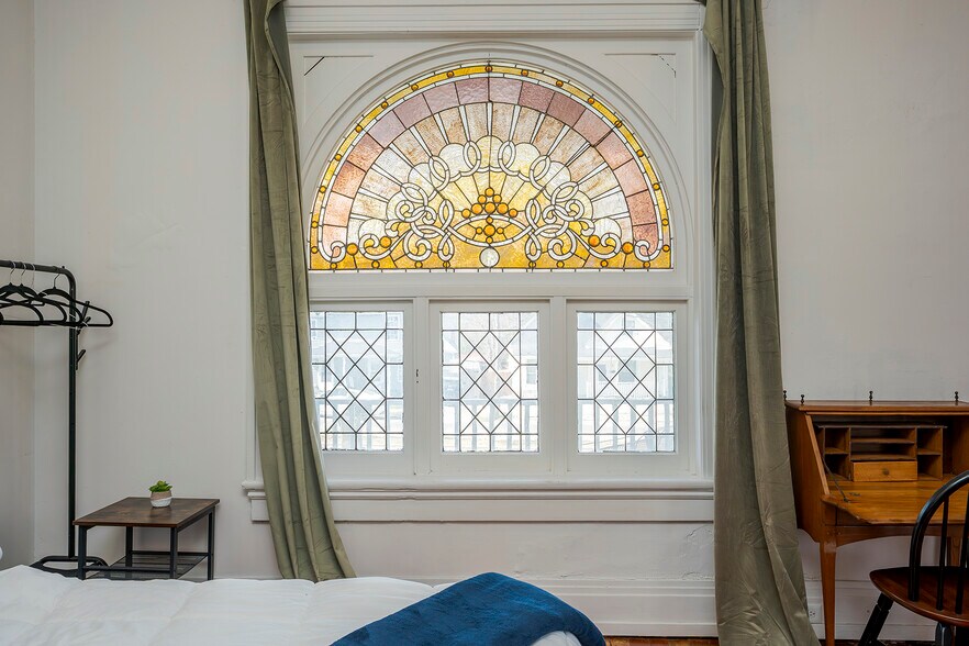 More Photos Of 199 E Loudon Ave, Lexington Office Residential For Sale