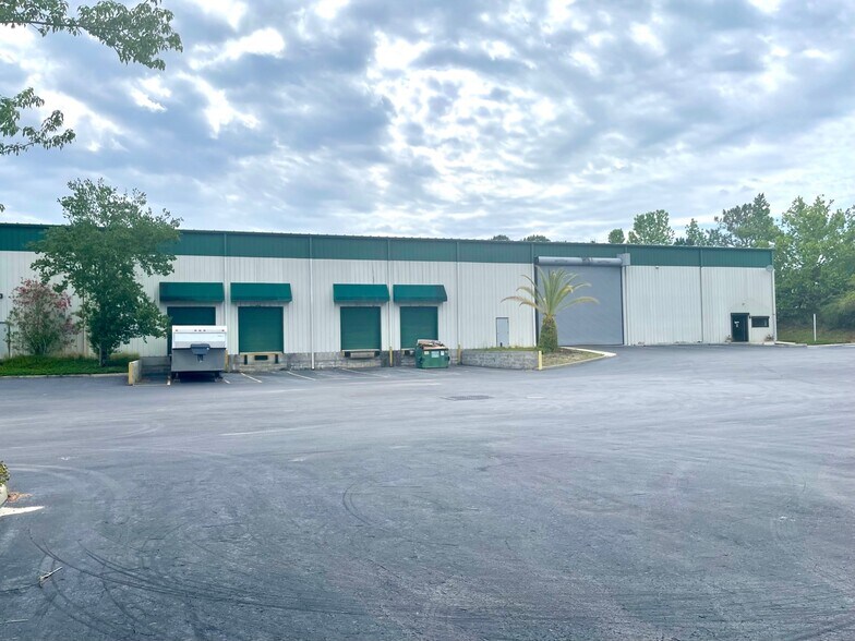 More Photos Of 19994 Independence, Groveland Distribution For Lease