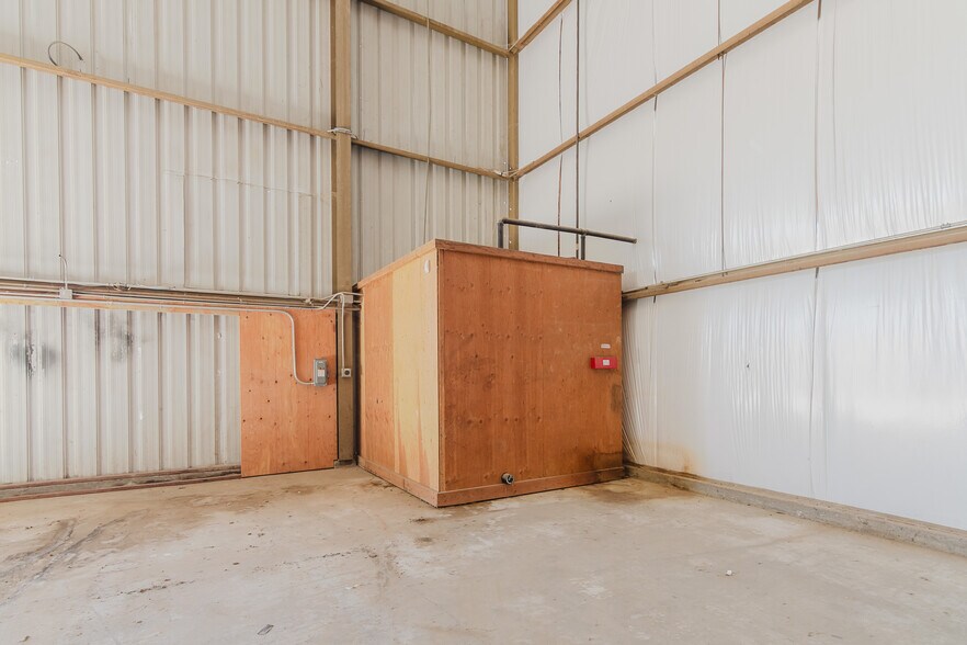 More Photos Of 151-161 Airport Rd, King City Warehouse For Lease