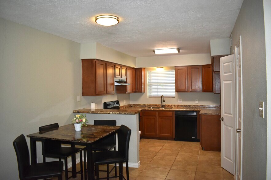 More Photos Of 1500-1502 Oleander Dr, La Marque Apartments For Sale