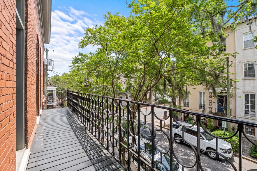 More Photos Of 417 Whitaker St, Savannah Storefront Retail Residential For Sale