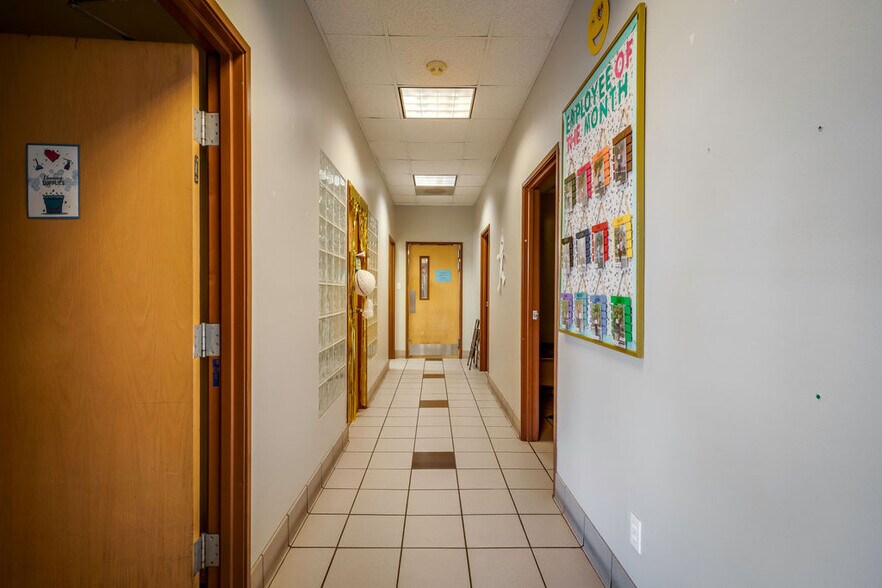 More Photos Of 1855 E Warm Springs Rd, Las Vegas Veterinarian Kennel For Sale