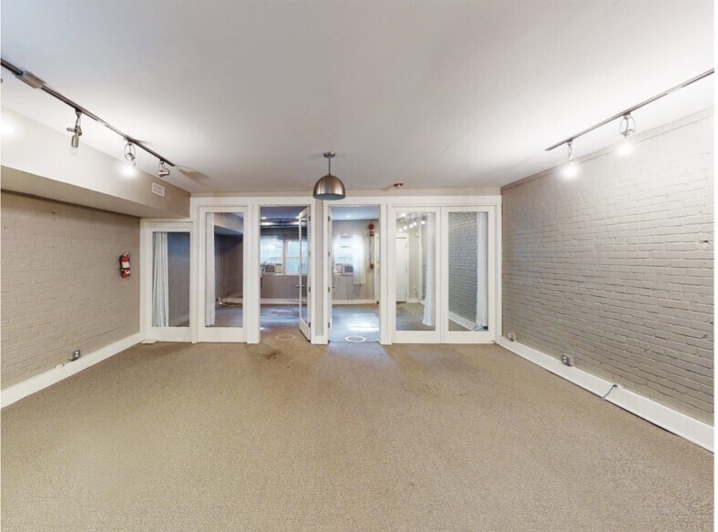 More Photos Of 631 Pennsylvania Ave SE, Washington Storefront Retail Office For Lease
