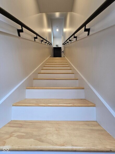 More Photos Of 15 S Indiana St, Greencastle Storefront Retail Office For Sale
