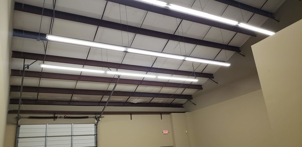 More Photos Of 18847 Redland Rd, San Antonio Showroom For Lease