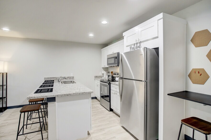 More Photos Of 3448 Elgin St, Houston Apartments For Sale