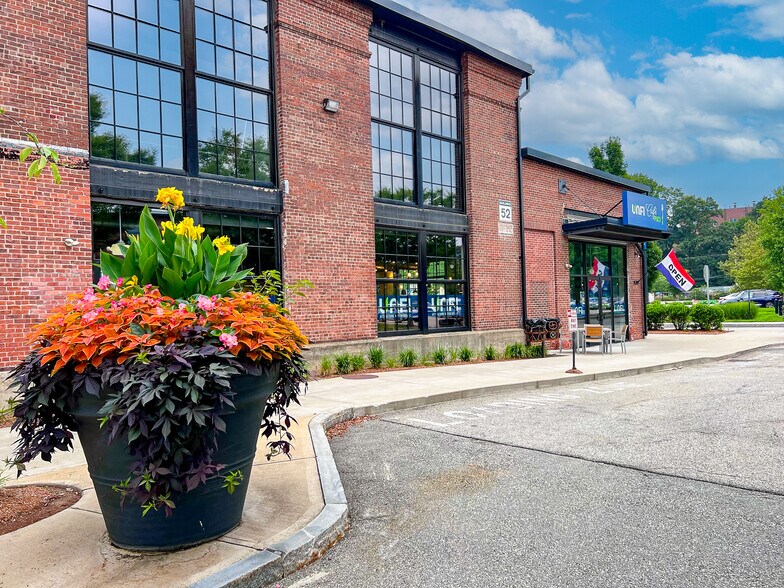 More Photos Of 313-317 Iron Horse Way, Providence Medical For Lease