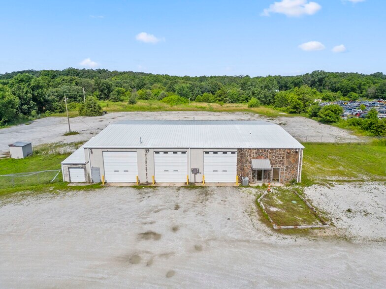 More Photos Of 825 MO-59, Carthage Industrial For Lease