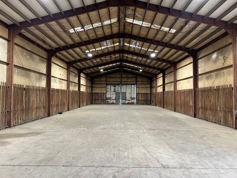 More Photos Of 1200 Lakeview Ave, Washington Court House Manufacturing For Lease