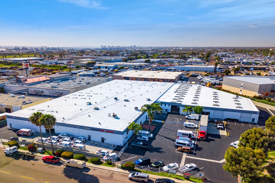 More Photos Of 131 W 33rd St, National City Warehouse For Lease