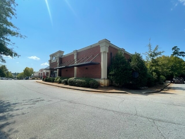 More Photos Of 102 Lexington Cir, Peachtree City Freestanding For Sale