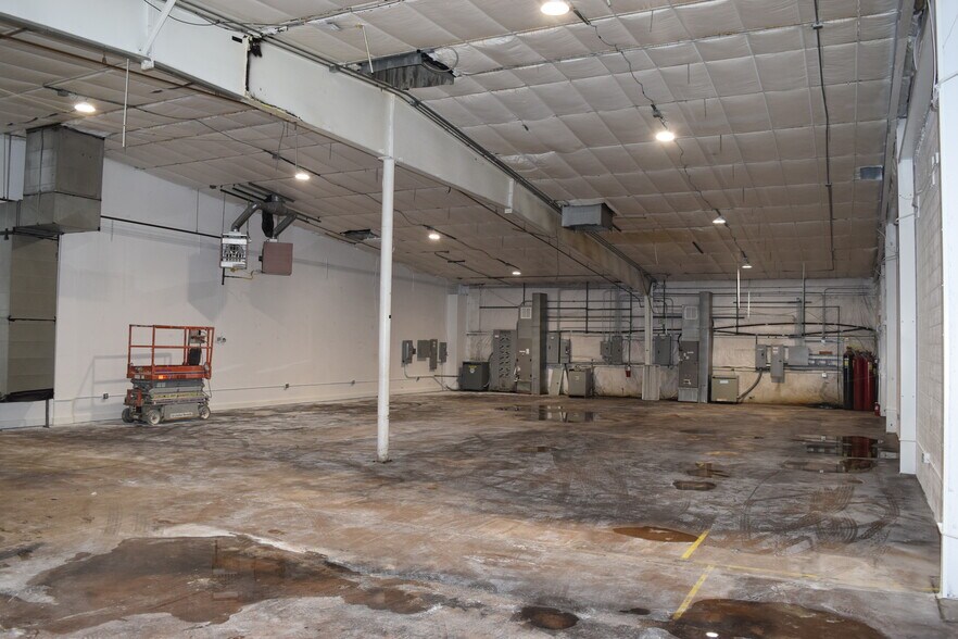 More Photos Of 2211 S Jason St, Denver Warehouse For Lease