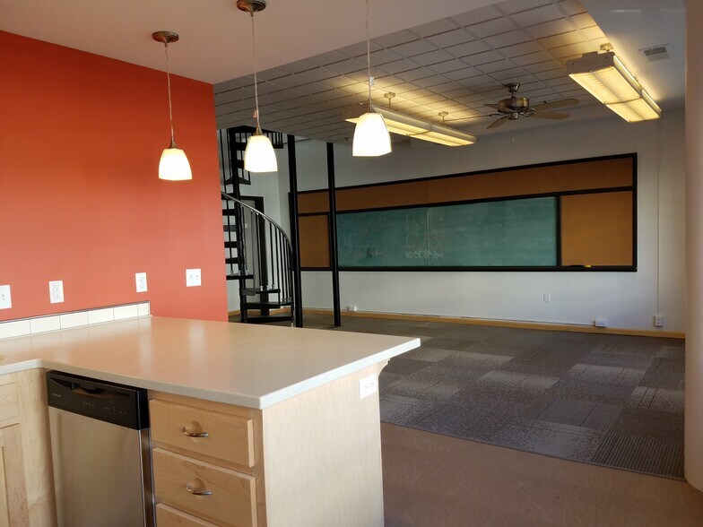 More Photos Of 735 SW Jackson St, Topeka Apartments For Sale
