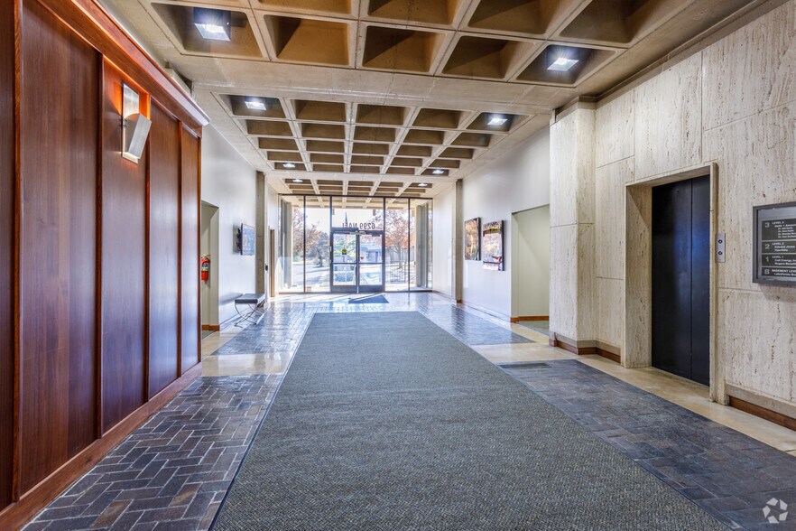 More Photos Of 6299 Nall Ave, Mission Office For Lease