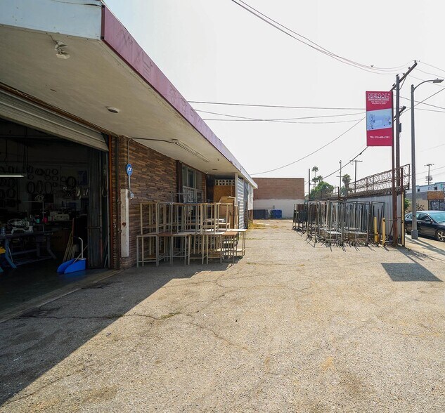 More Photos Of 233 W 33rd St, Los Angeles Warehouse For Lease