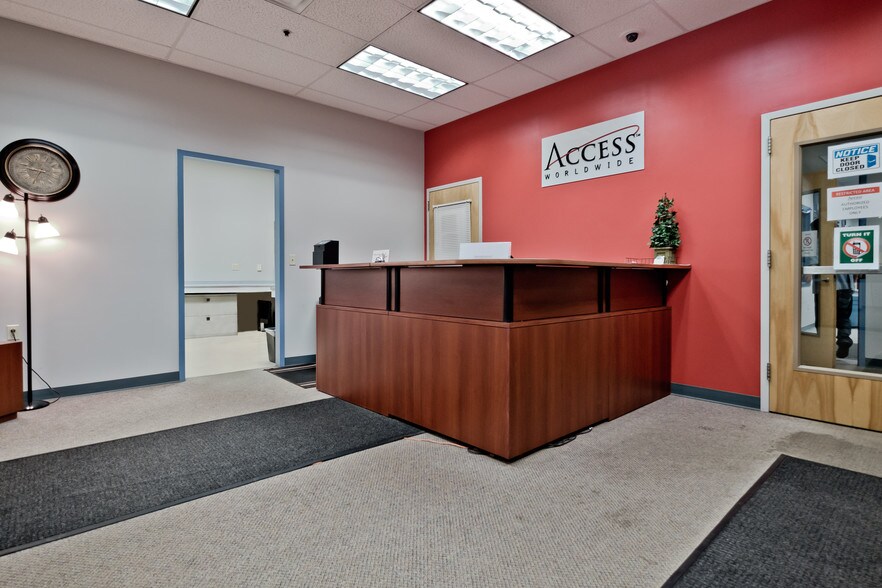 More Photos Of 45 Commerce Dr, Augusta Office For Lease