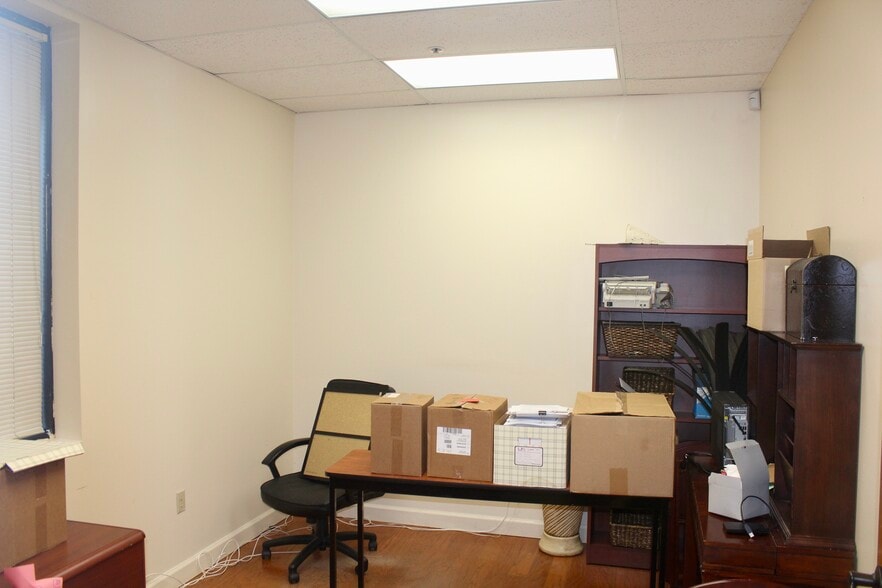 More Photos Of 931 S Semoran Blvd, Winter Park Loft Creative Space For Lease