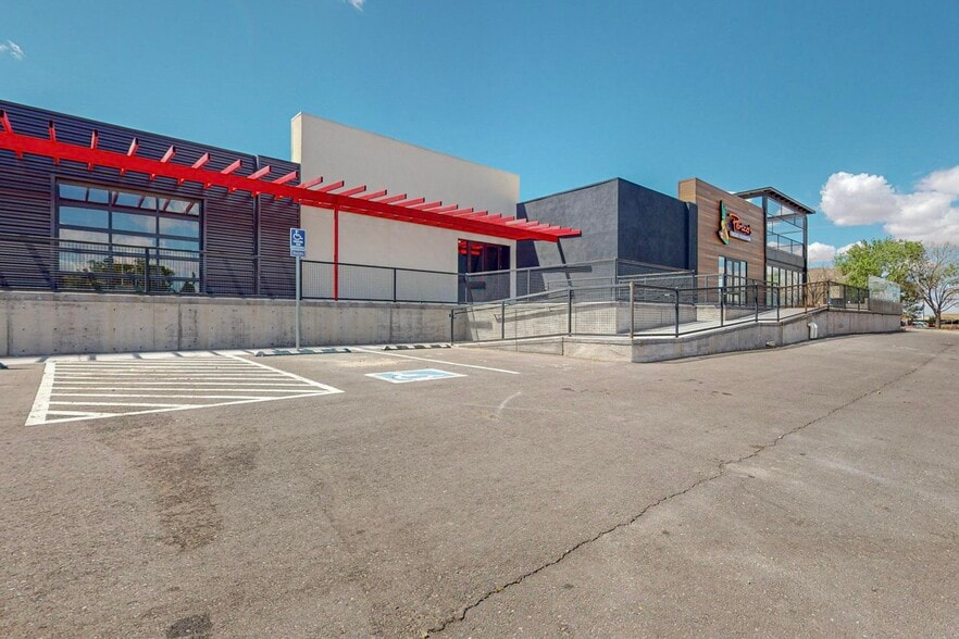 More Photos Of 2500 Yale Blvd SE, Albuquerque Storefront Retail Office For Lease