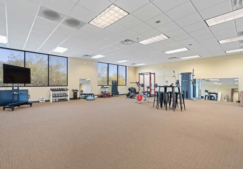 More Photos Of 10037 E Dynamite Blvd, Scottsdale Office For Sale