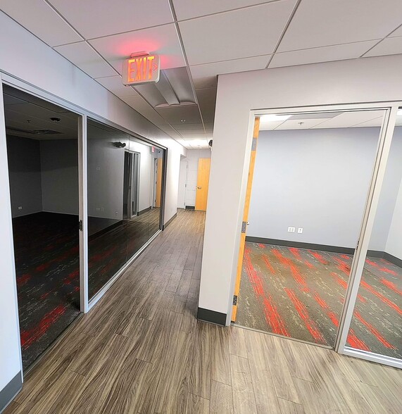 More Photos Of 1180 Atlantic Dr, West Chicago Warehouse For Lease