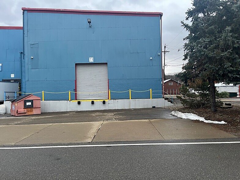 More Photos Of 2301 Duss Ave, Ambridge Warehouse For Lease