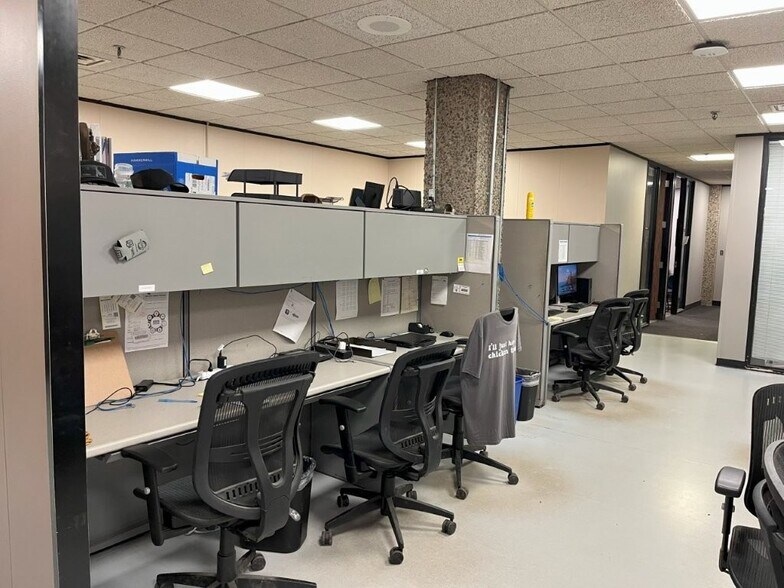 More Photos Of 4300 W 220th St, Farmington Light Distribution For Sale