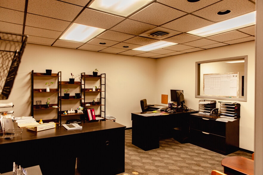 More Photos Of 3448 N Huetter Rd, Post Falls Office For Sale