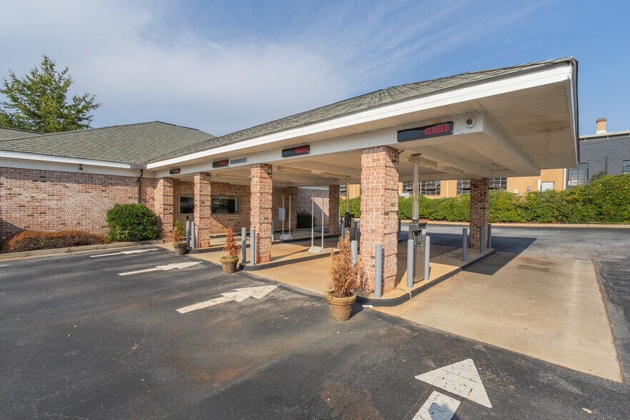 More Photos Of 602 N Main St, Anderson Bank For Sale