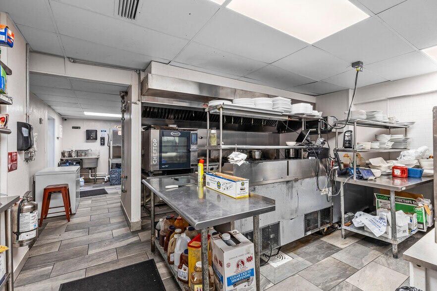 More Photos Of 502-504 Lucerne Ave, Lake Worth Restaurant For Lease