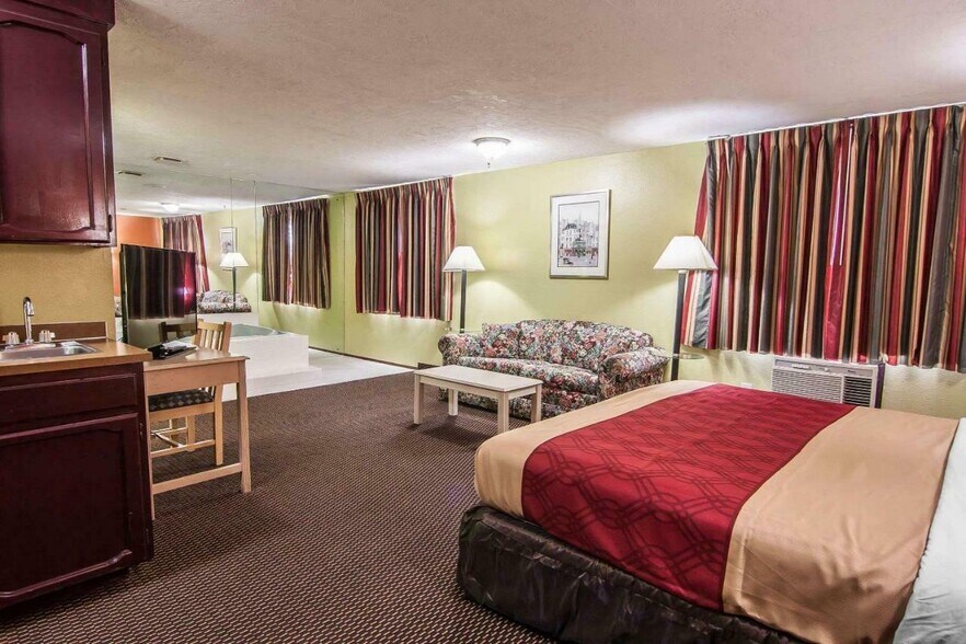 More Photos Of 345 NW 2nd St, Corvallis Hotel For Sale