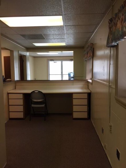 More Photos Of 1866 Main St, Baker Office For Sale