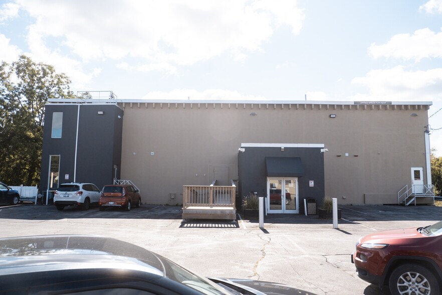 More Photos Of 499 Hill St, London Office For Lease