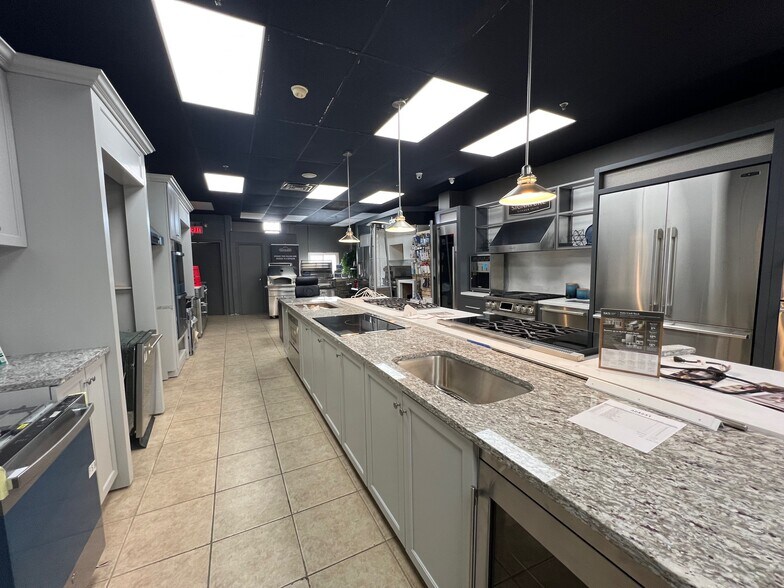 More Photos Of 237-247 Tarrytown Rd, White Plains Storefront For Lease