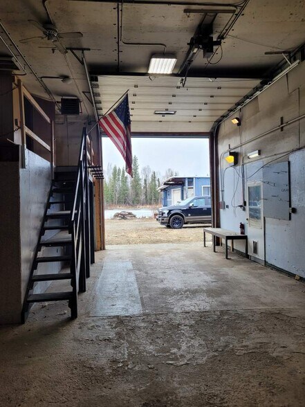 More Photos Of 1209 Dennis Rd, North Pole Warehouse For Lease