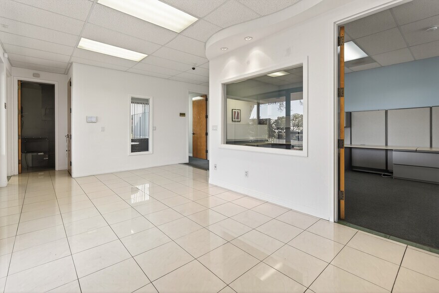 More Photos Of 22421-22429 Hesperian Blvd, Hayward Research And Development For Sale