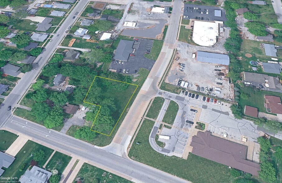 More Photos Of 304 3rd St, Waterloo Land For Sale