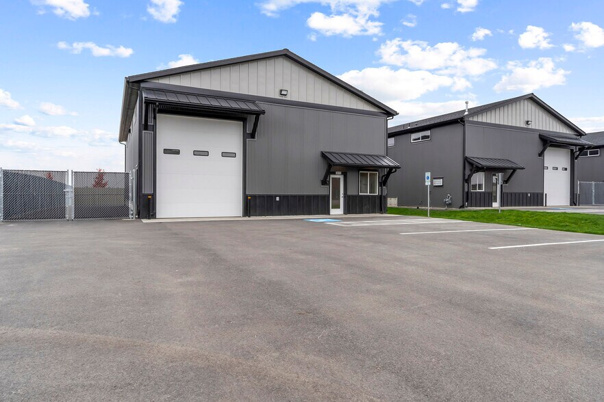 Primary Photo Of 3383 W Daugharty Loop, Hayden Warehouse For Lease