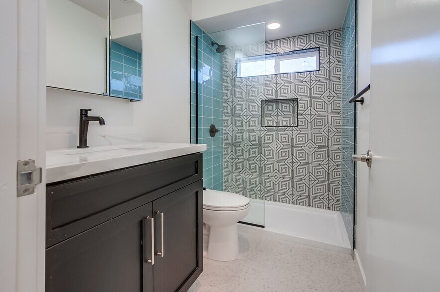 More Photos Of 3449 Ocean Front Walk, San Diego Apartments For Sale