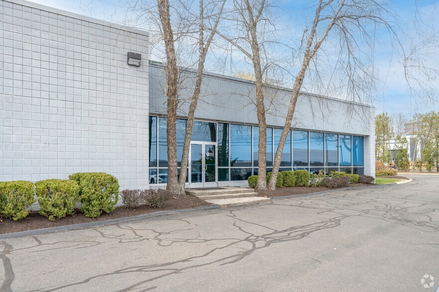 Primary Photo Of 1 Parrott Dr, Shelton Light Distribution For Sale