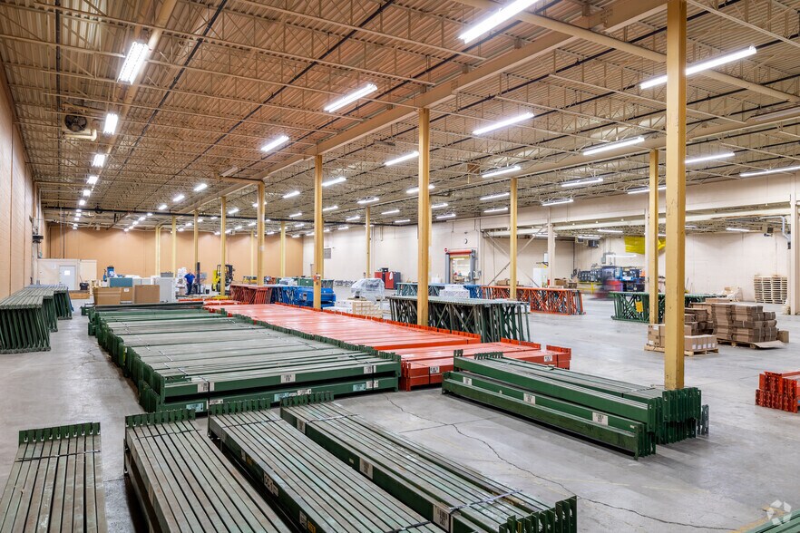 More Photos Of 200 Boul Grand N, Cowansville Warehouse For Sale